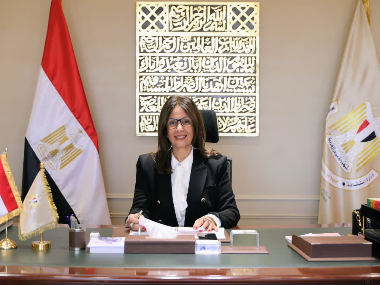 الأستاذة الدكتورة/ جيهان زكي - رئيسًا 